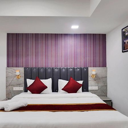 פונה Hotel Orchard Park מראה חיצוני תמונה