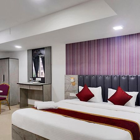 פונה Hotel Orchard Park מראה חיצוני תמונה