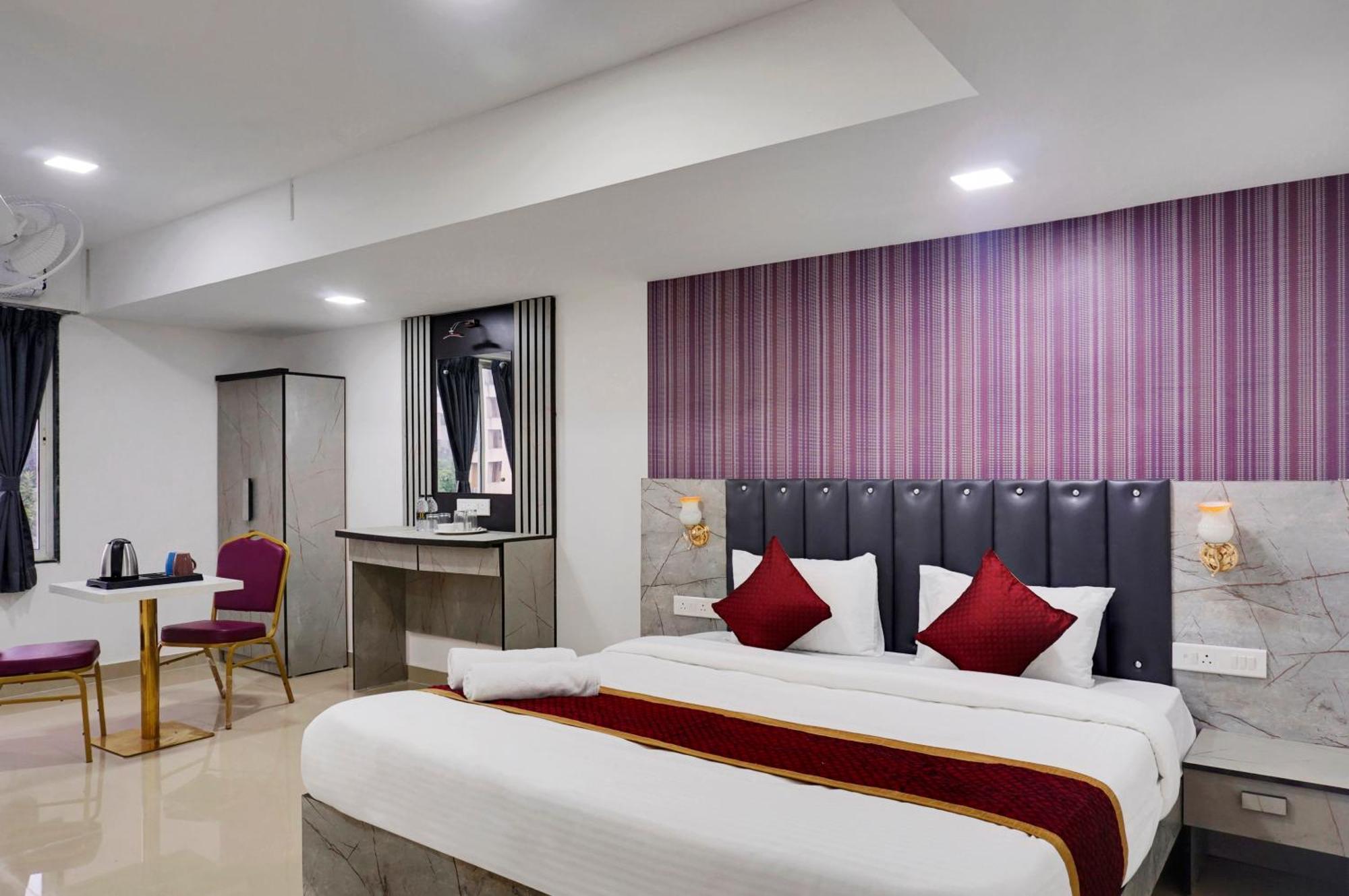 פונה Hotel Orchard Park מראה חיצוני תמונה