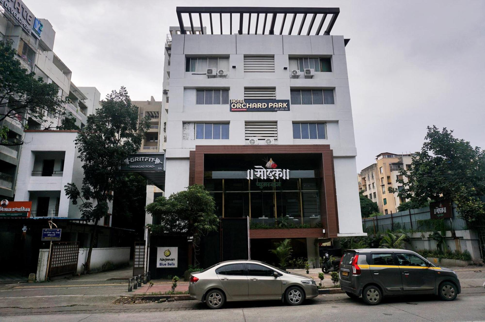 פונה Hotel Orchard Park מראה חיצוני תמונה