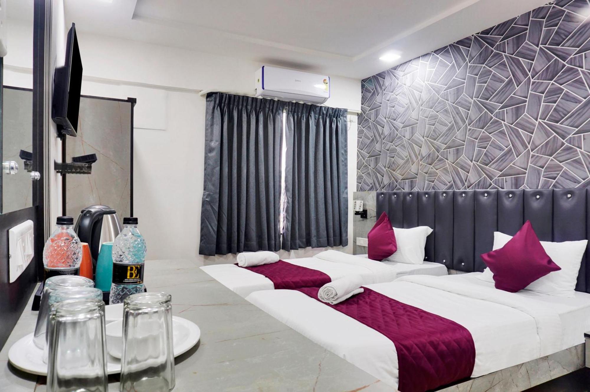 פונה Hotel Orchard Park מראה חיצוני תמונה